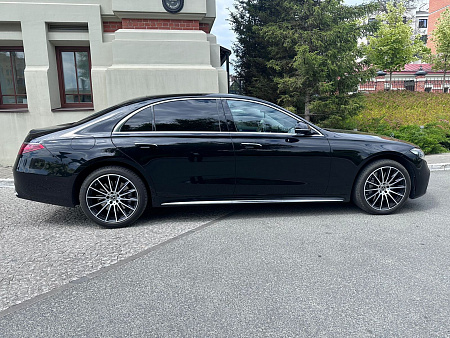Mercedes S 223 class  с водителем